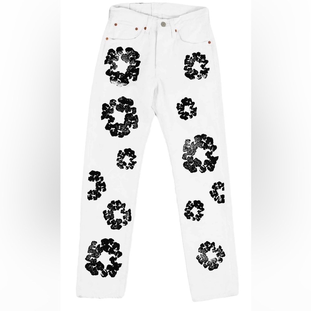 Denin Tears Levi Jeans